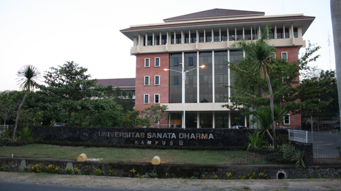 kampus_sadhar_depan